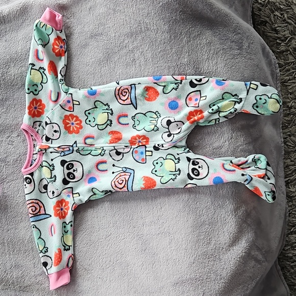 Bundle of 3 Baby Girl Zipper Footie Jammies - Picture 8 of 11